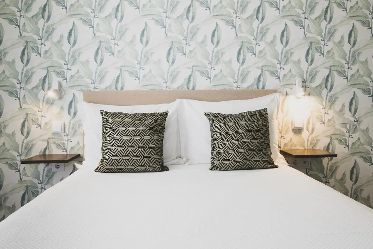 Vila Fuzeta With Pool & Garden Bed & Breakfast