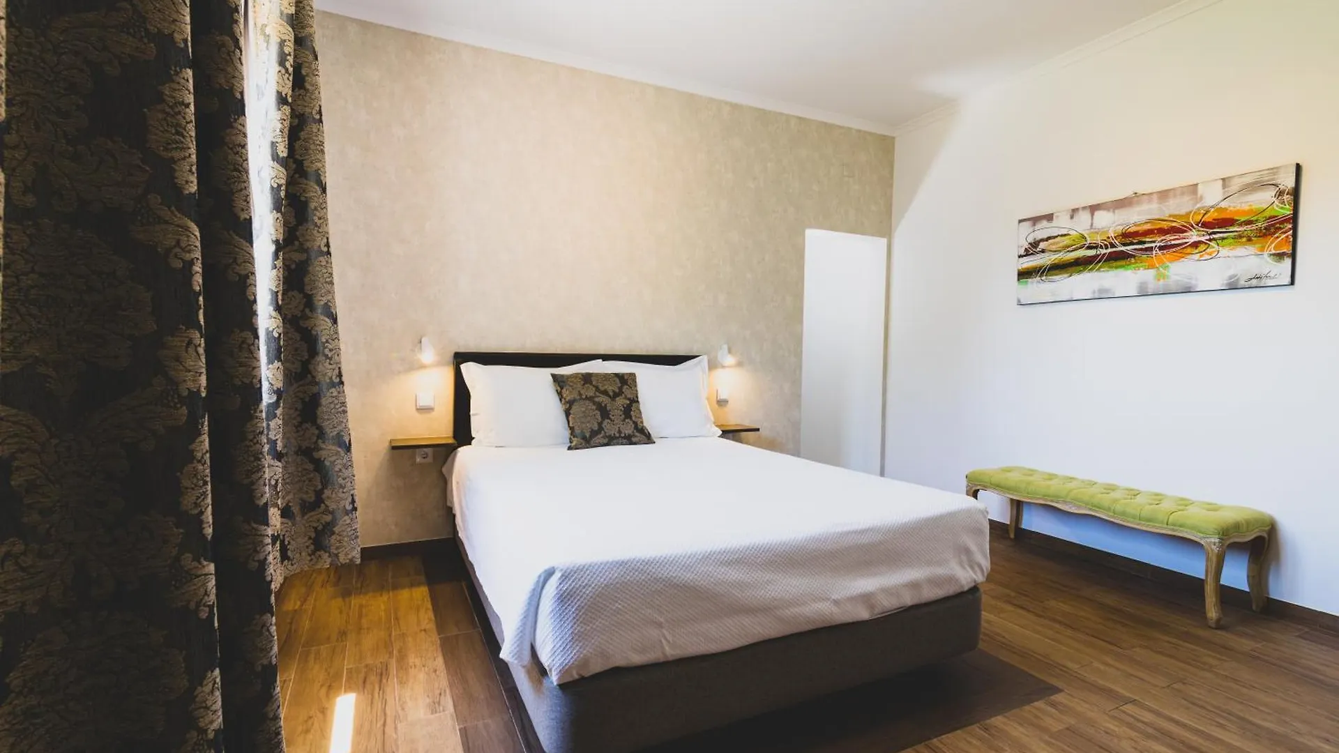 Vila Fuzeta With Pool & Garden Bed & Breakfast